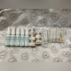 IT Cosmetics Perfection Confidence In A Cream ~ Setting Spray W Free Sample